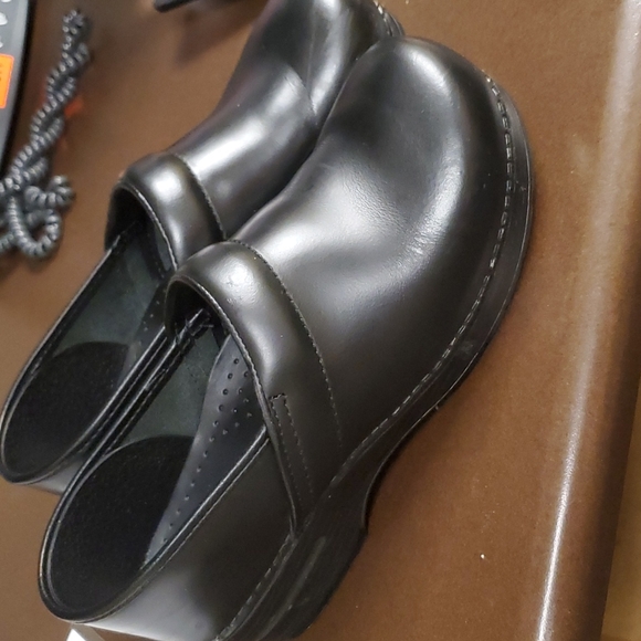 Dansko Shoes - Black Size 10(41) Women's Dansko Clogs